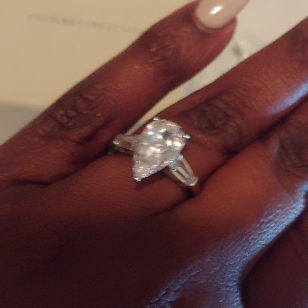 Pear Diamonique ring